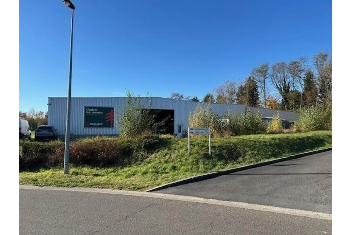 Commerce à louer à Manage 7170 10000.00€ 0 chambres m² - annonce 712158