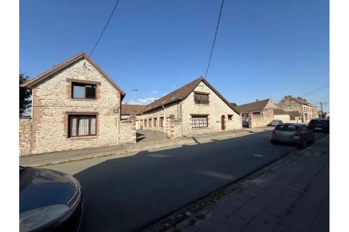 Immeuble de rapport - Immeuble à appartement à vendre à Tournai 7500 675000.00€ 6 chambres m² - annonce 713153