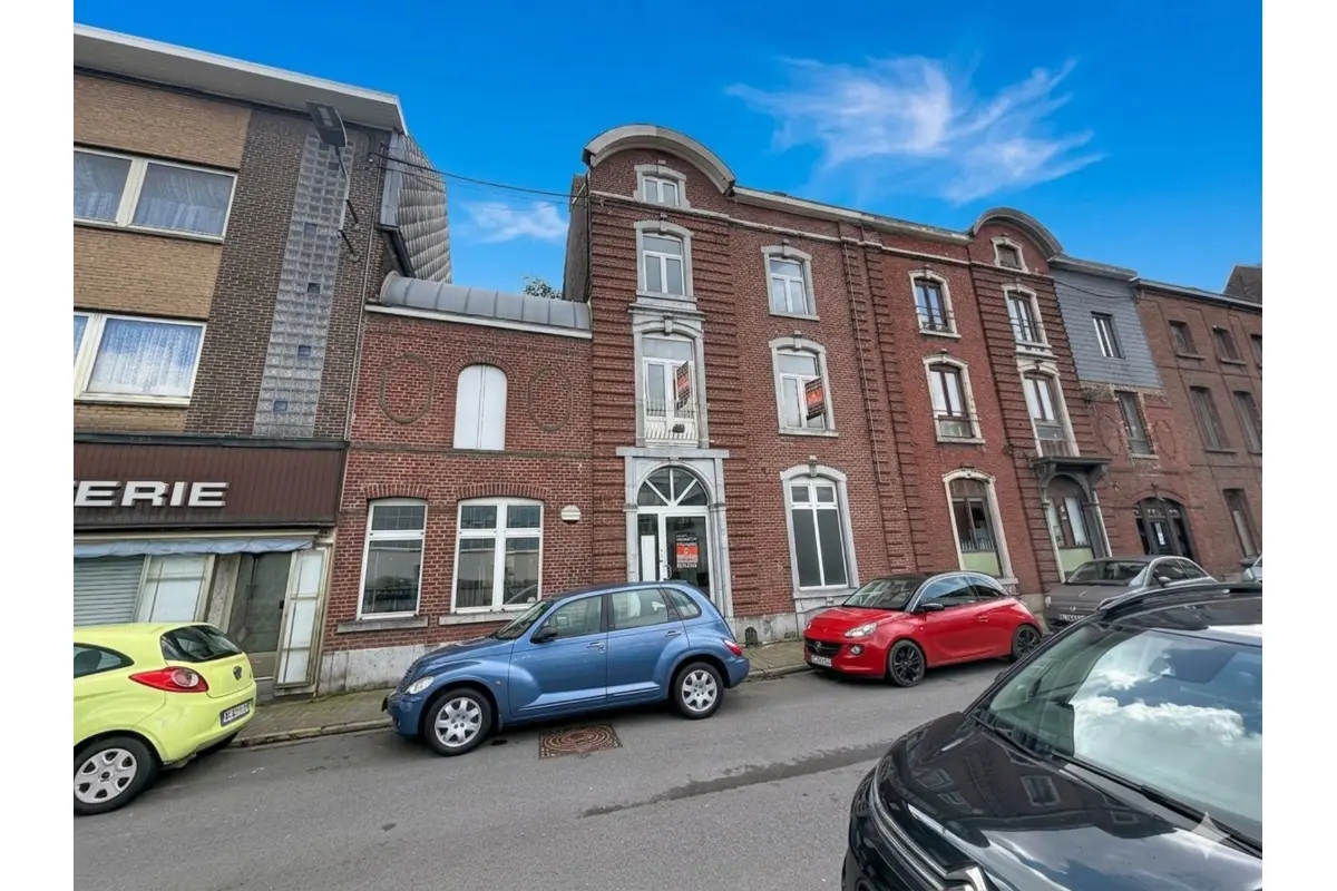 Maison de maître à vendre à Châtelet 6200 149000.00€ 4 chambres 356.00m² - annonce 714053