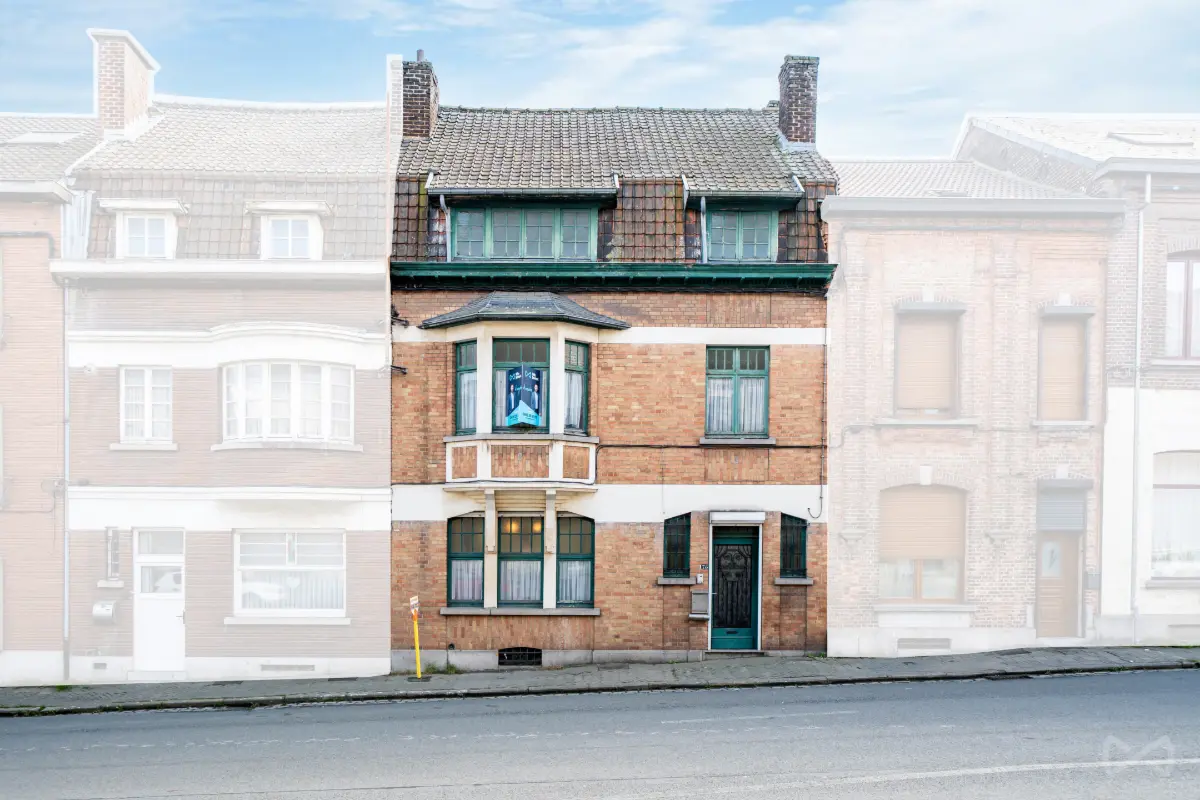 Villa à vendre à Marcinelle 6001 157000.00€ 6 chambres 204.00m² - annonce 781868