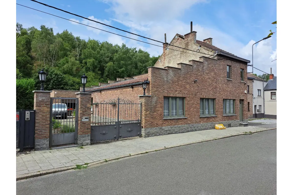 Maison à vendre à Forchies-la-Marche 6141 379000.00€ 3 chambres m² - annonce 717060