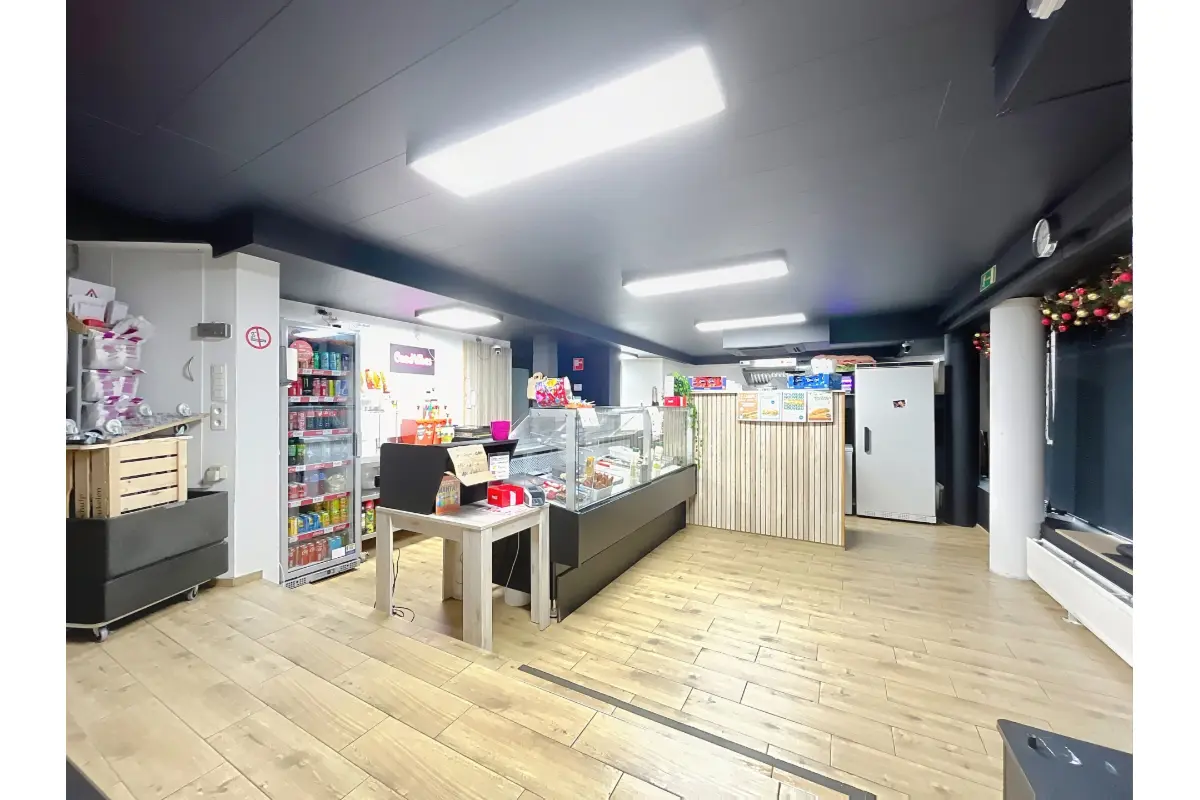 Commerce à louer à Luingne 7700 990.00€  chambres 100.00m² - annonce 717606