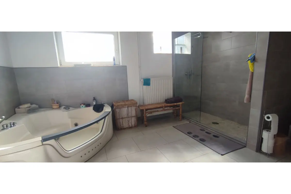 Appartement à vendre à La Louvière 7100 235000.00€ 3 chambres 179.00m² - annonce 718259