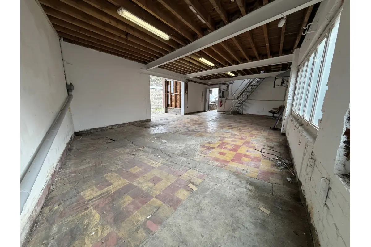 Commerce à louer à Couillet 6010 500.00€  chambres 130.00m² - annonce 718779