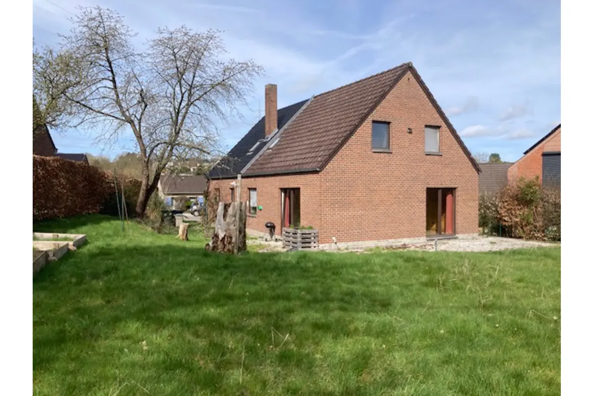 Maison à vendre à Montigny-le-Tilleul 6110 330000.00€ 4 chambres 227.00m² - annonce 719560