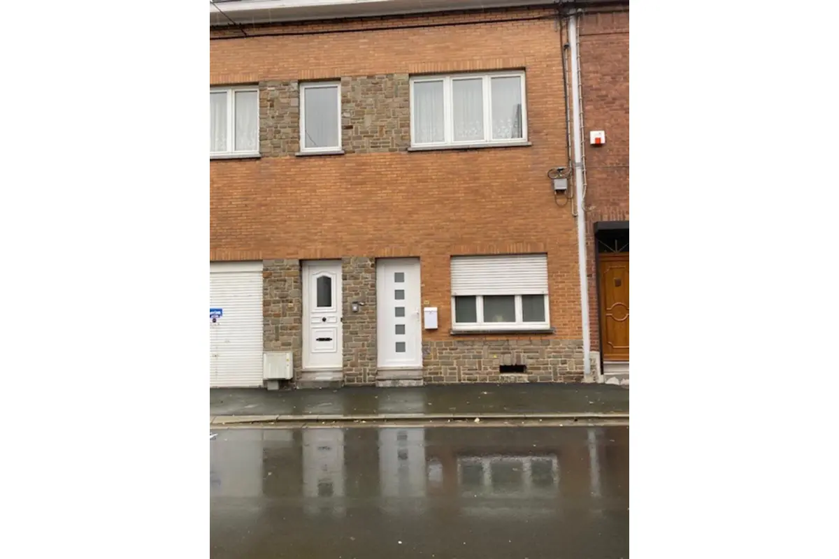 Rez-de-chaussée à louer à Charleroi 6000 700.00€ 2 chambres 108.00m² - annonce 719730