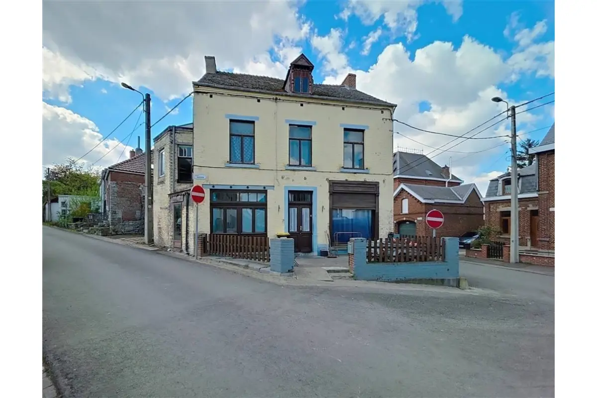 Maison à vendre à Solre-sur-Sambre 6560 60000.00€ 3 chambres 235.00m² - annonce 720298
