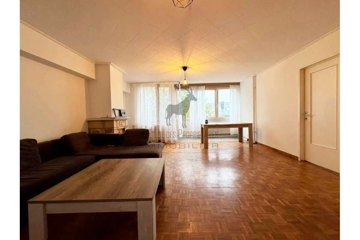 Appartement à  à Charleroi 6000 400.00€ 3 chambres 125.00m² - annonce 721500