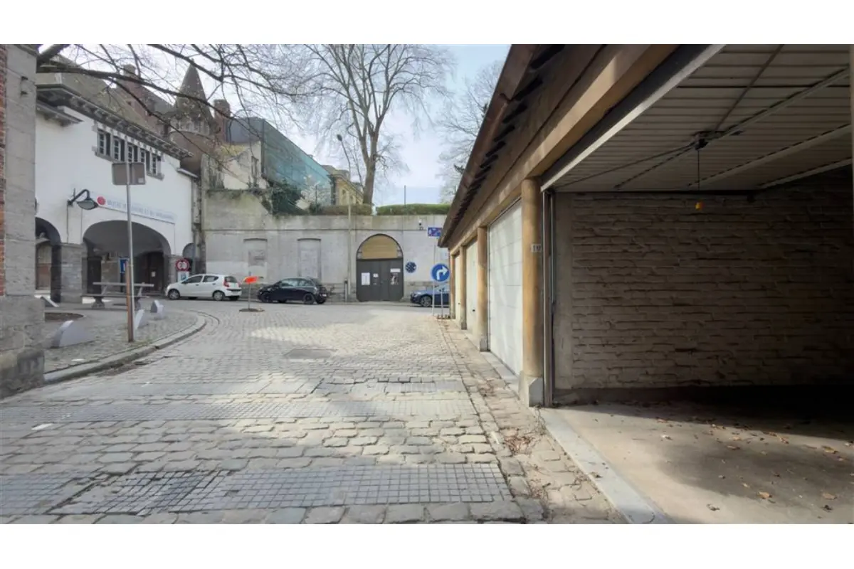 Parking / garage à louer à Tournai 7500 150.00€  chambres m² - annonce 721614
