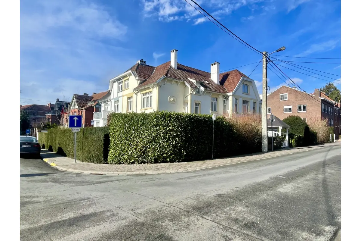 Maison à louer à Enghien 7850 2750.00€ 5 chambres 383.00m² - annonce 724562