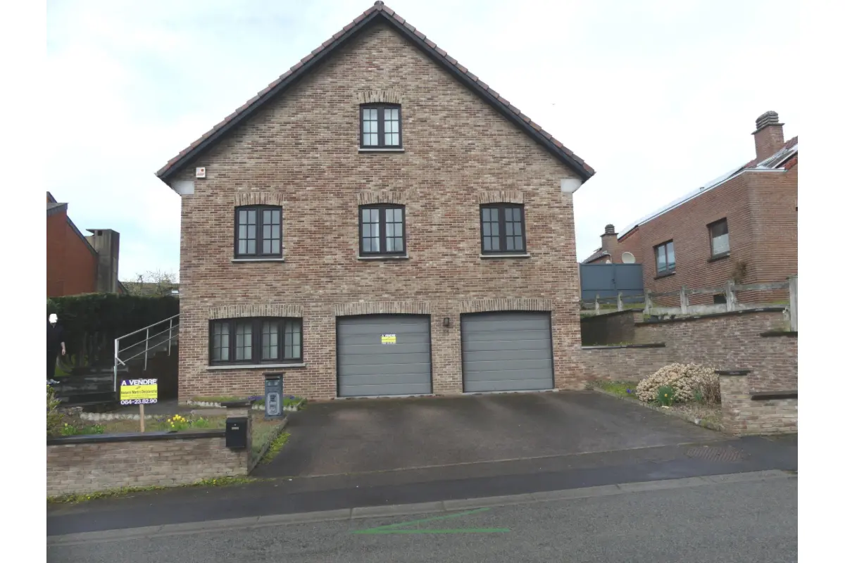 Villa à vendre à Houdeng-Goegnies 7110 420000.00€ 4 chambres m² - annonce 727160