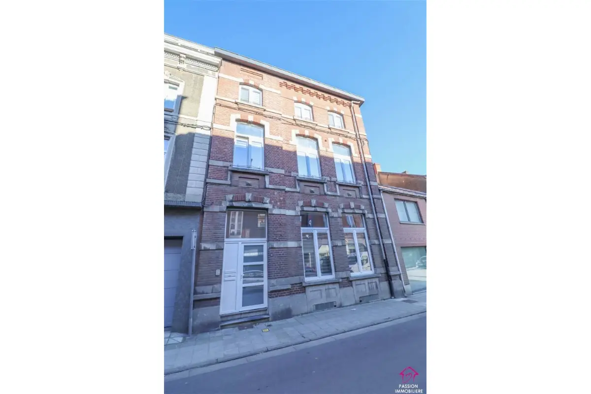 Commerce à vendre à Châtelet 6200 449000.00€ 4 chambres 285.00m² - annonce 729471