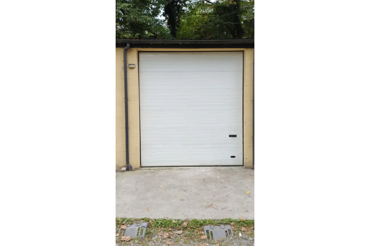 Parking / garage à louer à Lodelinsart 6042 350.00€  chambres m² - annonce 731087