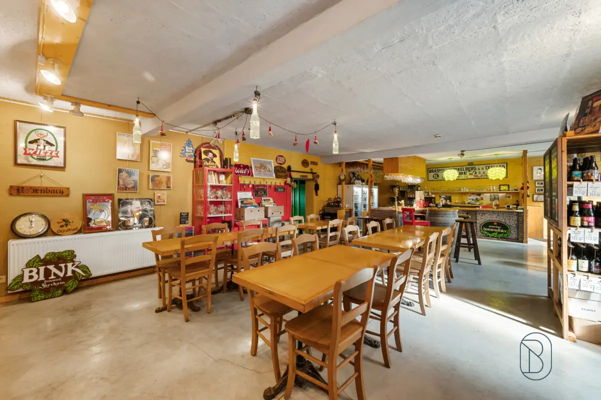 Commerce à vendre à Saint-Sauveur 7912 395000.00€  chambres 250.00m² - annonce 731302