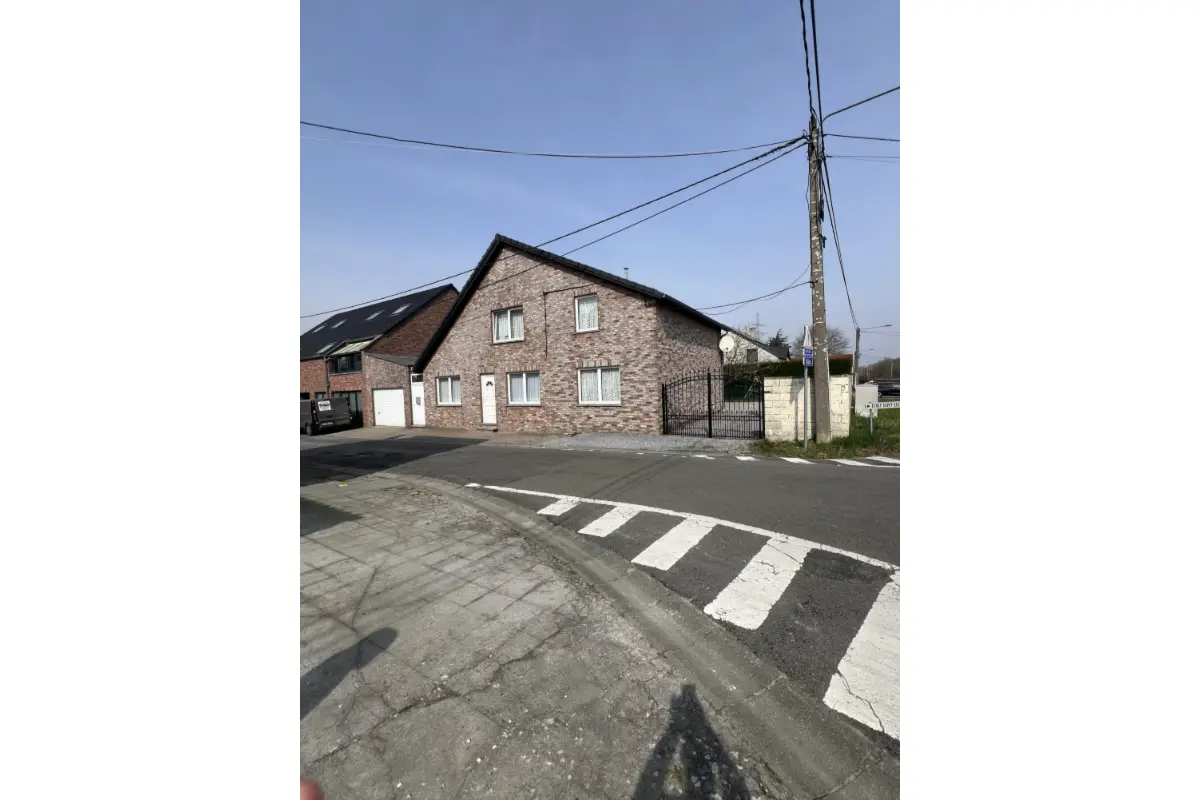 Maison à vendre à Anderlues 6150 385000.00€ 4 chambres 220.00m² - annonce 731840