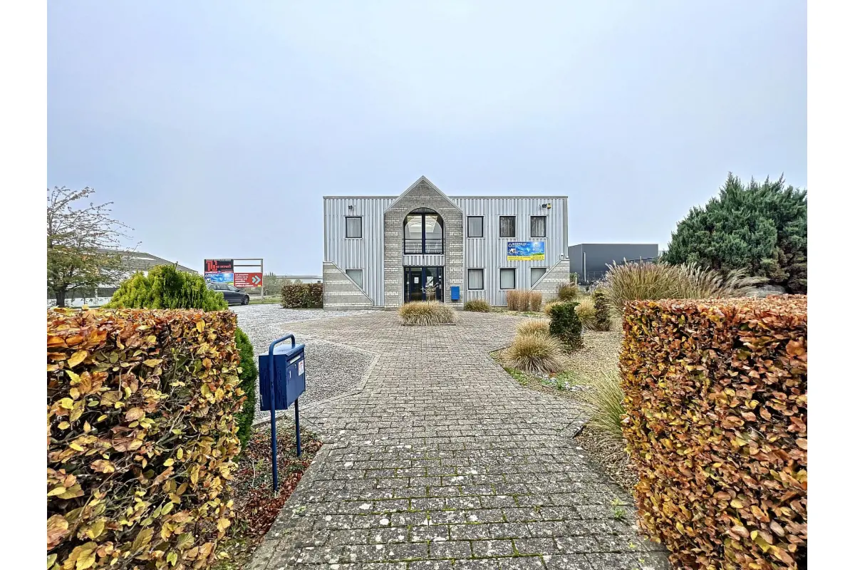 Commerce à  à Walcourt 5650 240.00€  chambres 10.00m² - annonce 732559