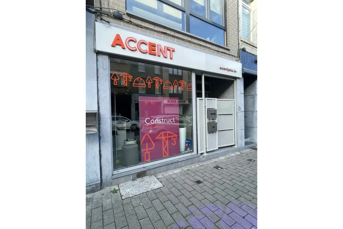 Commerce à louer à La Louvière 7100 1100.00€ 0 chambres m² - annonce 733689