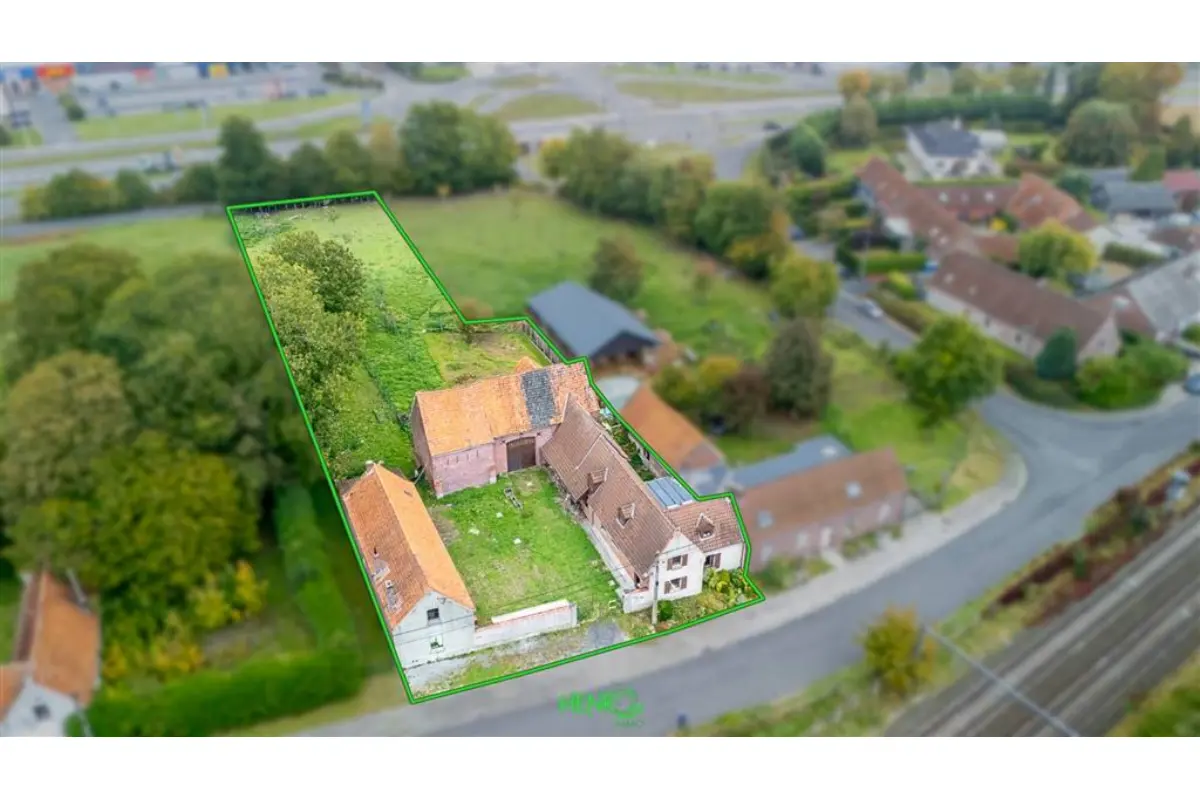 Commerce à vendre à Froyennes 7503 449000.00€ 7 chambres m² - annonce 733375