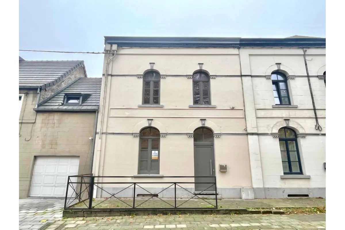 Maison à louer à Manage 7170 825.00€ 2 chambres 100.00m² - annonce 735732