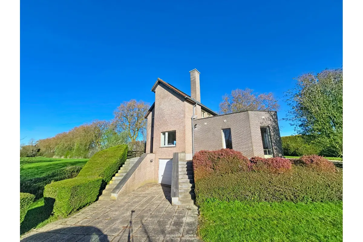 Maison à louer à Bassilly 7830 1200.00€ 3 chambres 181.00m² - annonce 737185