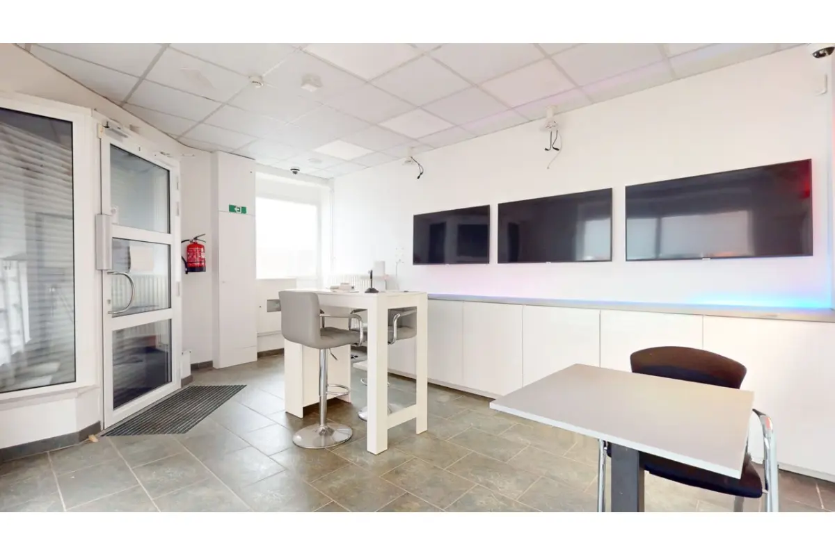 Commerce à vendre à La Louvière 7100 115000.00€  chambres m² - annonce 736724