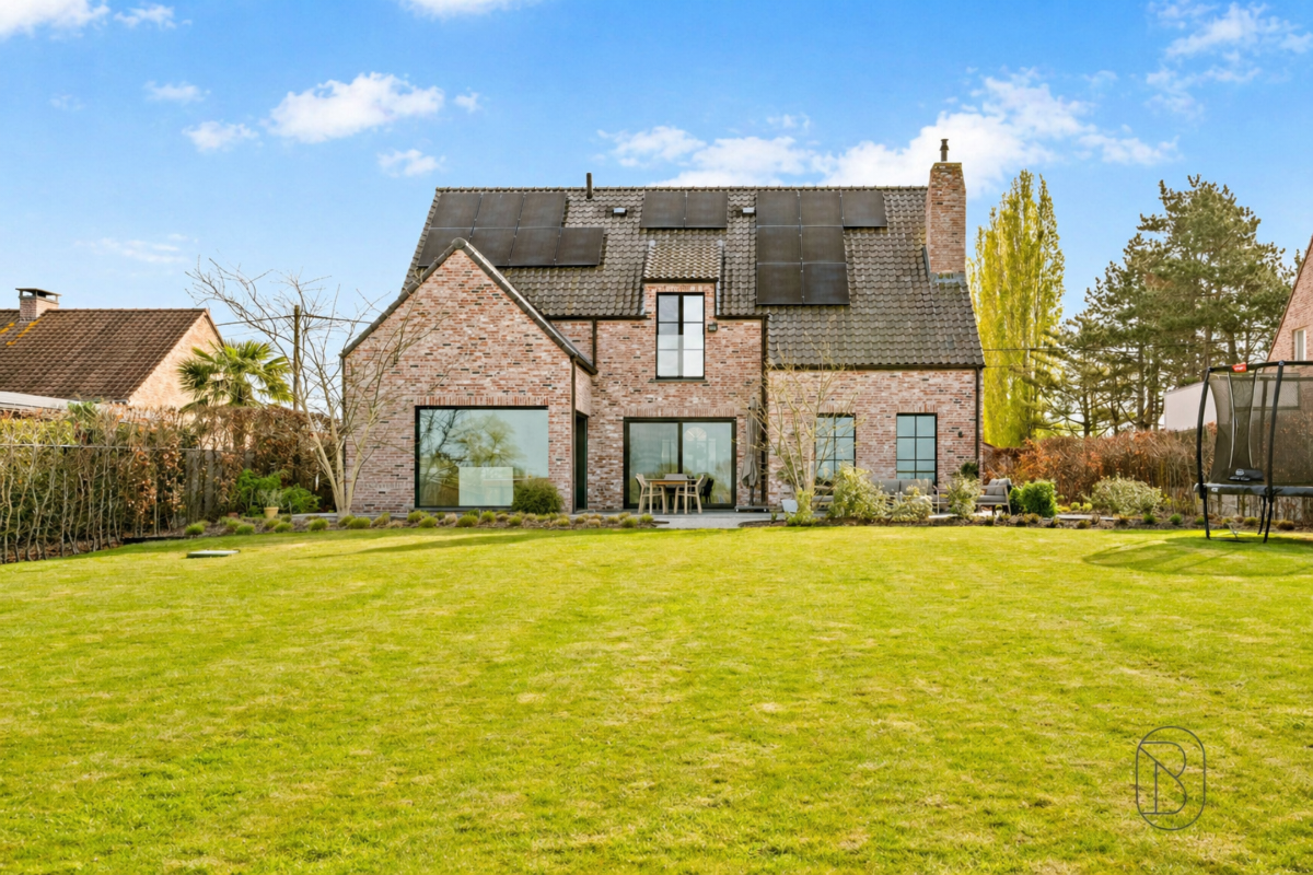 Villa à vendre à Saint-Sauveur 7912 850000.00€ 4 chambres 260.00m² - annonce 739827