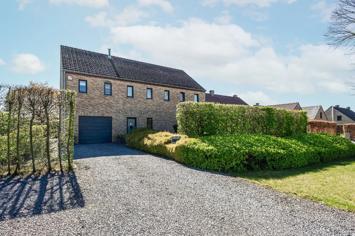 Maison à  à Aubechies 7972 520000.00€  chambres 308.00m² - annonce 740055