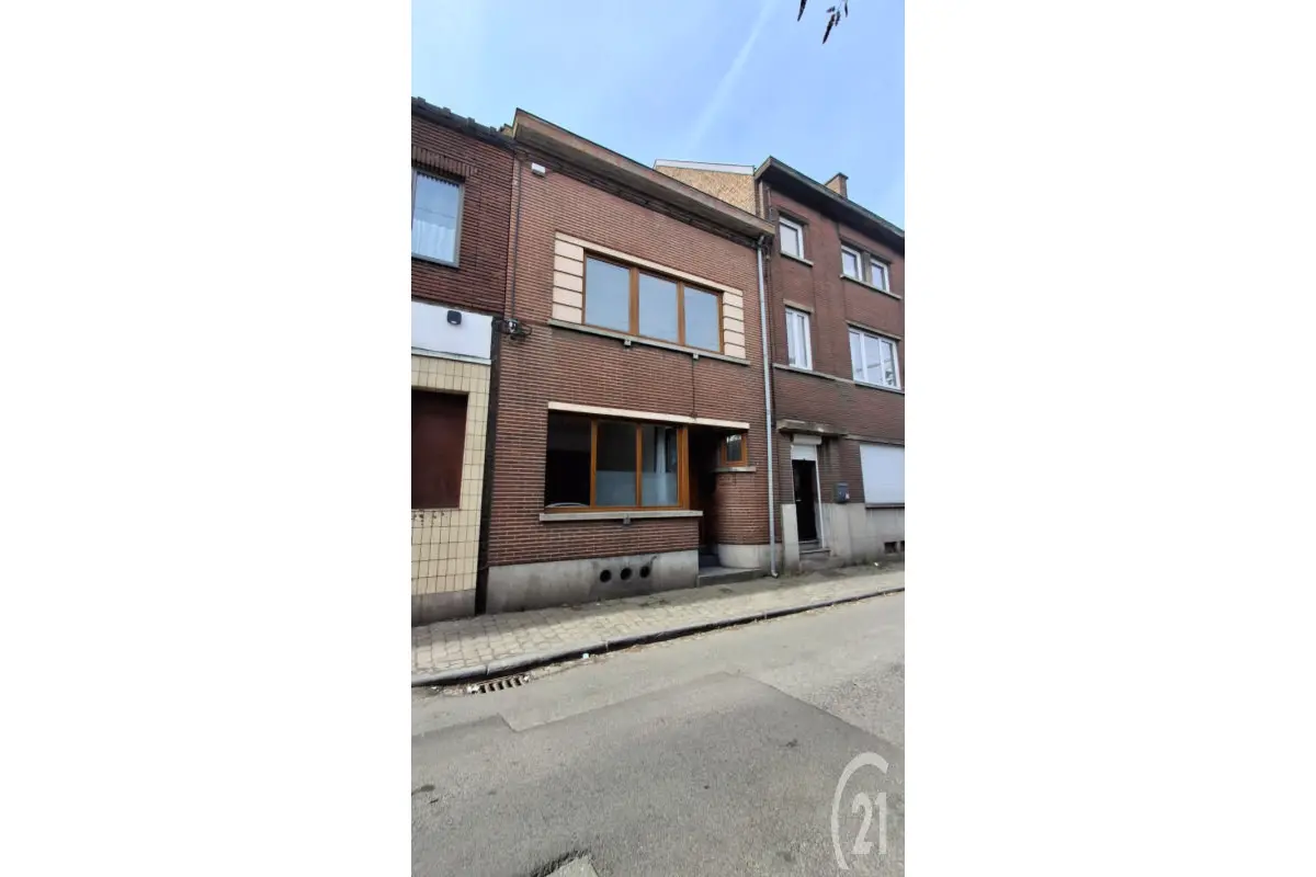 Maison à vendre à Marchienne-au-Pont 6030 129000.00€ 4 chambres 130.00m² - annonce 740402