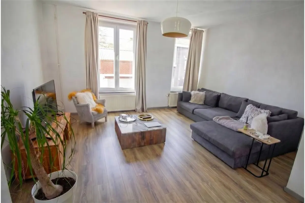 Appartement à louer à Montigny-le-Tilleul 6110 790.00€ 2 chambres 107.00m² - annonce 746627