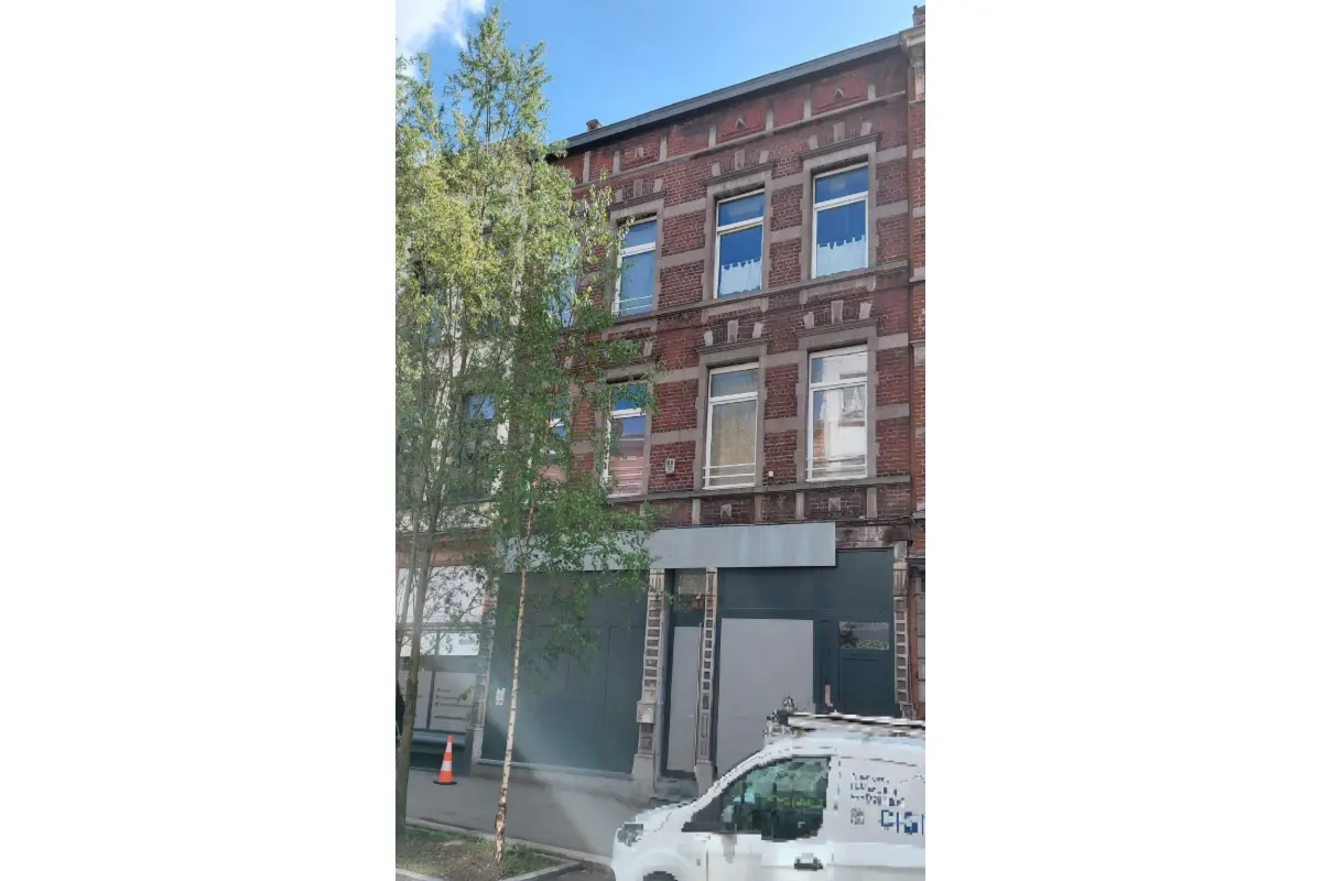 Immeuble mixte à vendre à Charleroi 6000 395000.00€ 5 chambres m² - annonce 752851