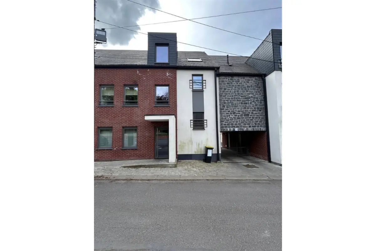 Appartement à  à Sirault 7332 850.00€ 2 chambres m² - annonce 742816