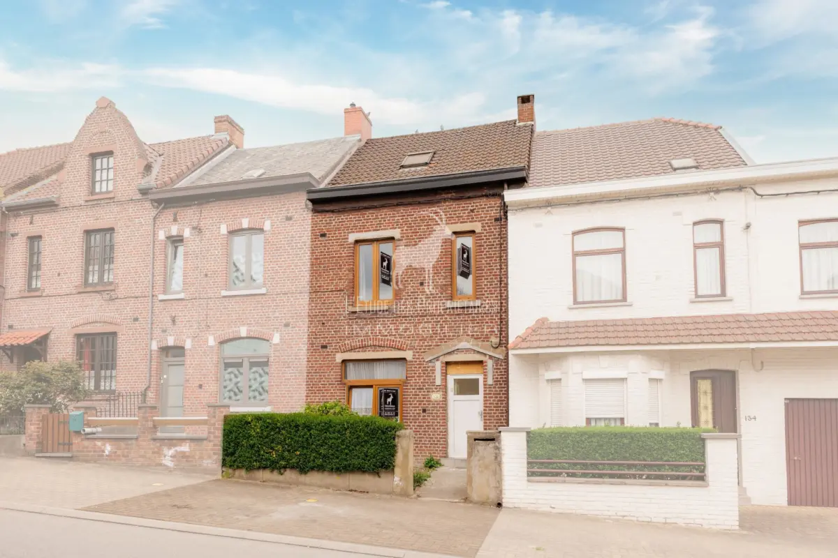 Maison à vendre à Dampremy 6020 99999.00€ 5 chambres 150.00m² - annonce 743081