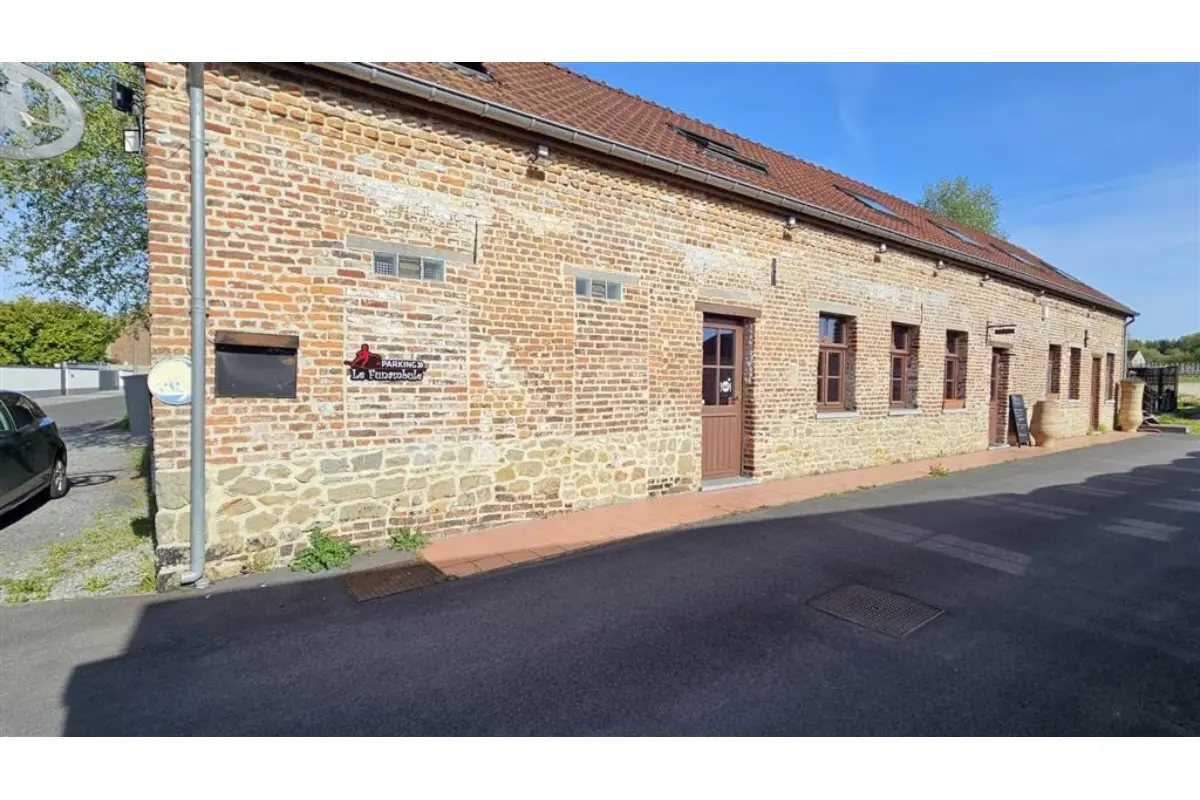 Commerce à vendre à Sirault 7332 325000.00€  chambres 250.00m² - annonce 742765