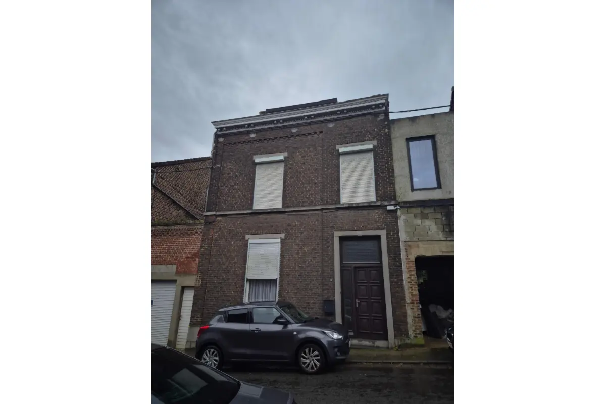 Maison à vendre à Lodelinsart 6042 145000.00€ 3 chambres 240.00m² - annonce 743961