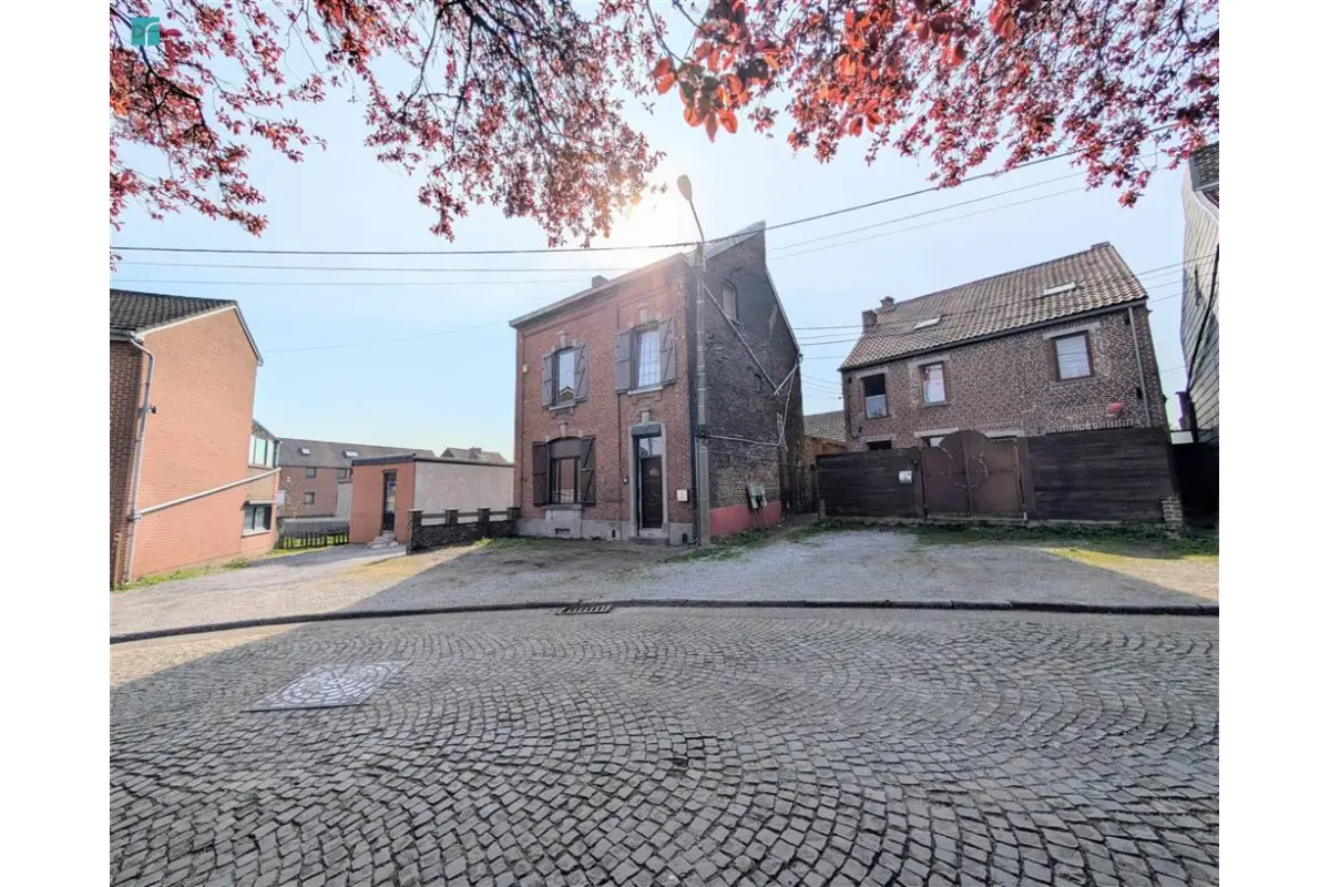 Maison à vendre à Gilly 6060 195000.00€ 3 chambres 191.00m² - annonce 743594