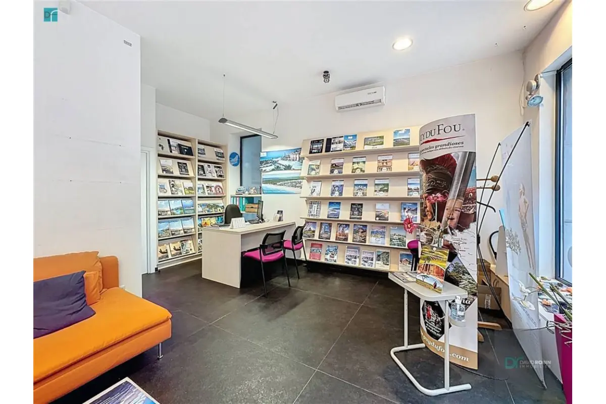 Commerce à louer à Fleurus 6220 750.00€  chambres m² - annonce 743599