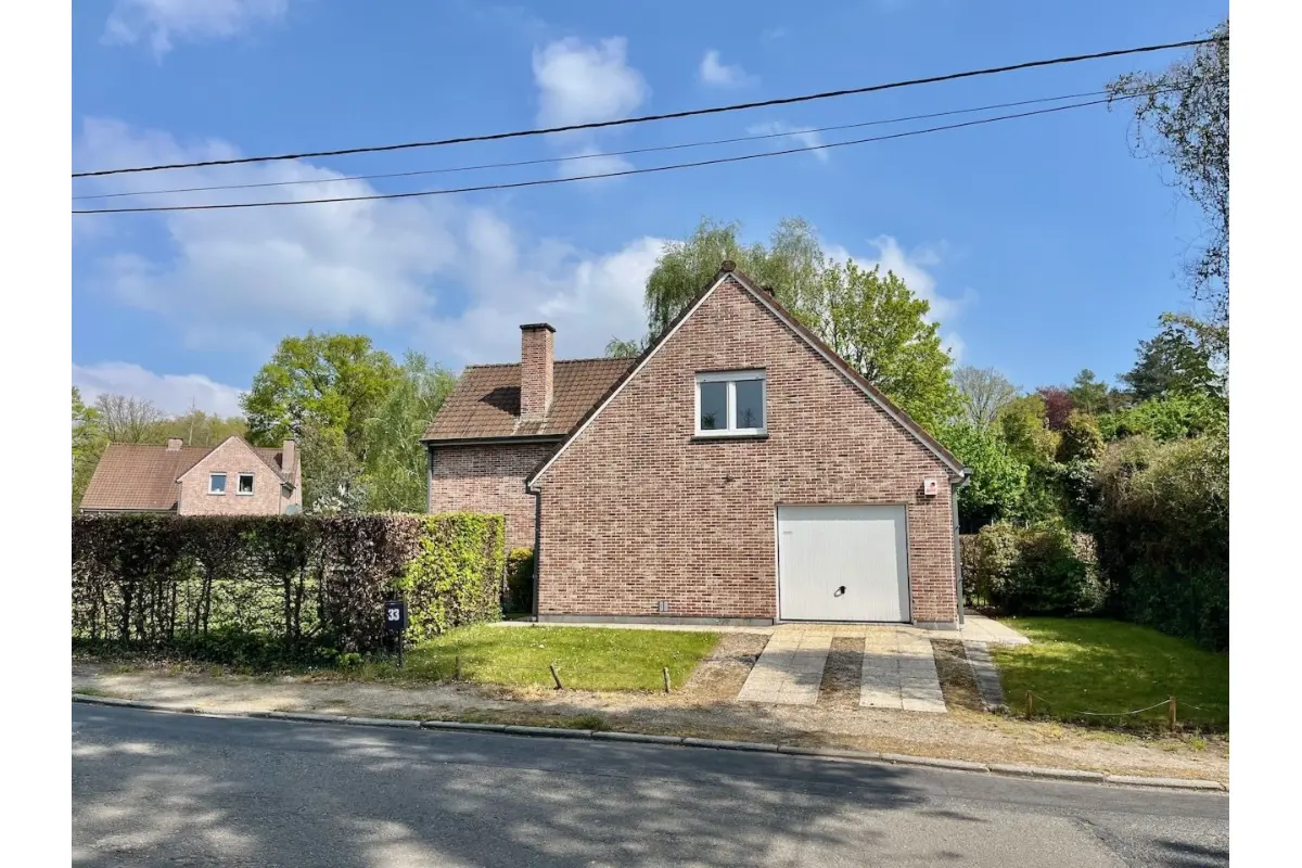 Villa à  à Casteau 7061 2000.00€ 4 chambres 181.00m² - annonce 744018