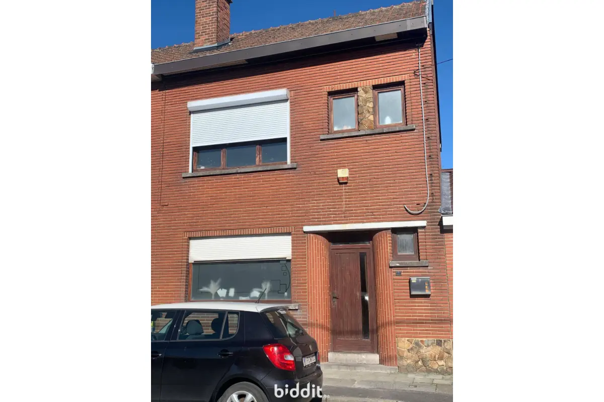 Maison à vendre à La Louvière 7100 100000.00€ 3 chambres m² - annonce 743885