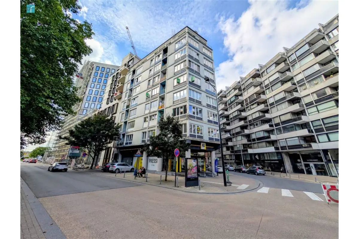 Appartement à vendre à Charleroi 6000 89000.00€ 1 chambres 76.00m² - annonce 745640