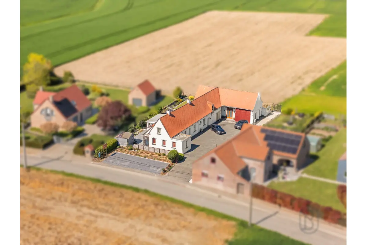 Immeuble mixte à vendre à Saint-Sauveur 7912 425000.00€ 3 chambres 460.00m² - annonce 747045