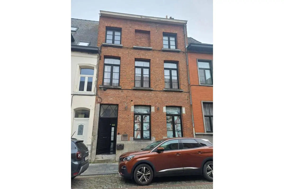 Maison à vendre à Ath 7800 395000.00€ 6 chambres m² - annonce 747535