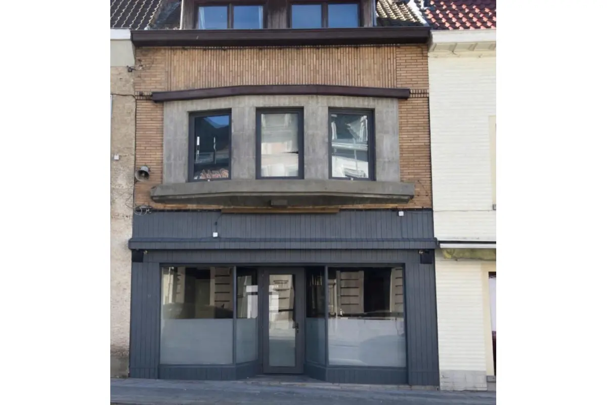 Immeuble de rapport - Immeuble à appartement à vendre à Bon-Secours 7603 129000.00€ 4 chambres 220.00m² - annonce 747819