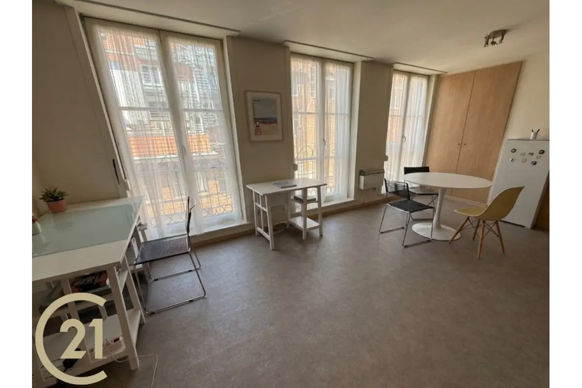 Studio à louer à Tournai 7500 575.00€ 0 chambres 45.00m² - annonce 748135