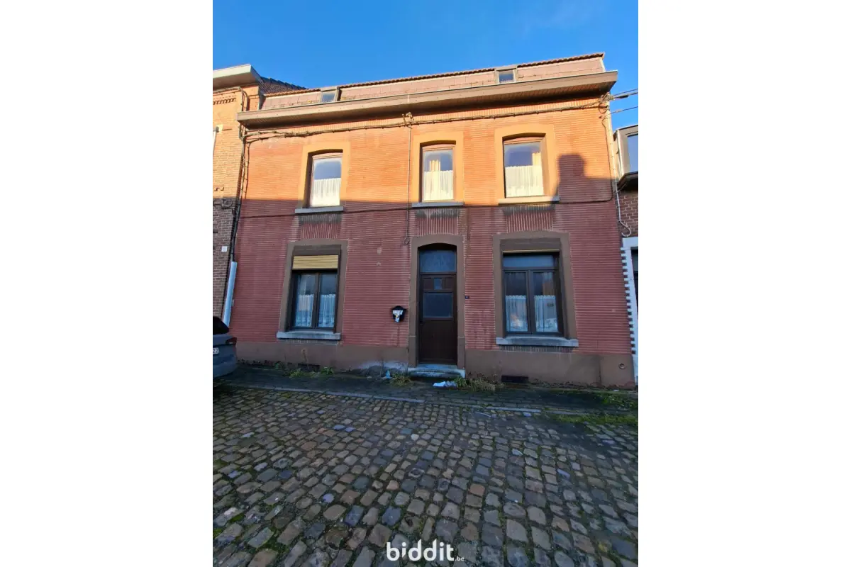 Maison à vendre à Pont-à-Celles 6230 84000.00€ 3 chambres 194.00m² - annonce 747584
