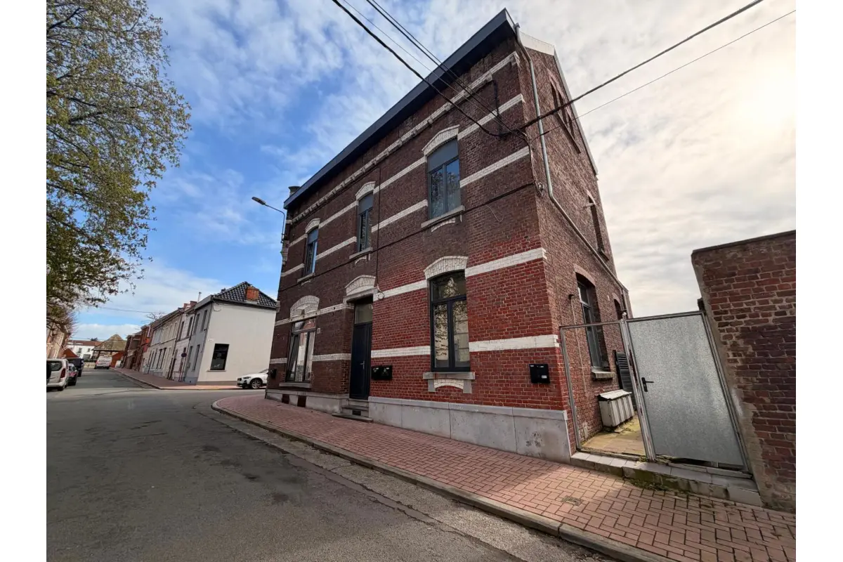 Rez-de-chaussée à louer à Dour 7370 800.00€ 1 chambres 75.00m² - annonce 747761