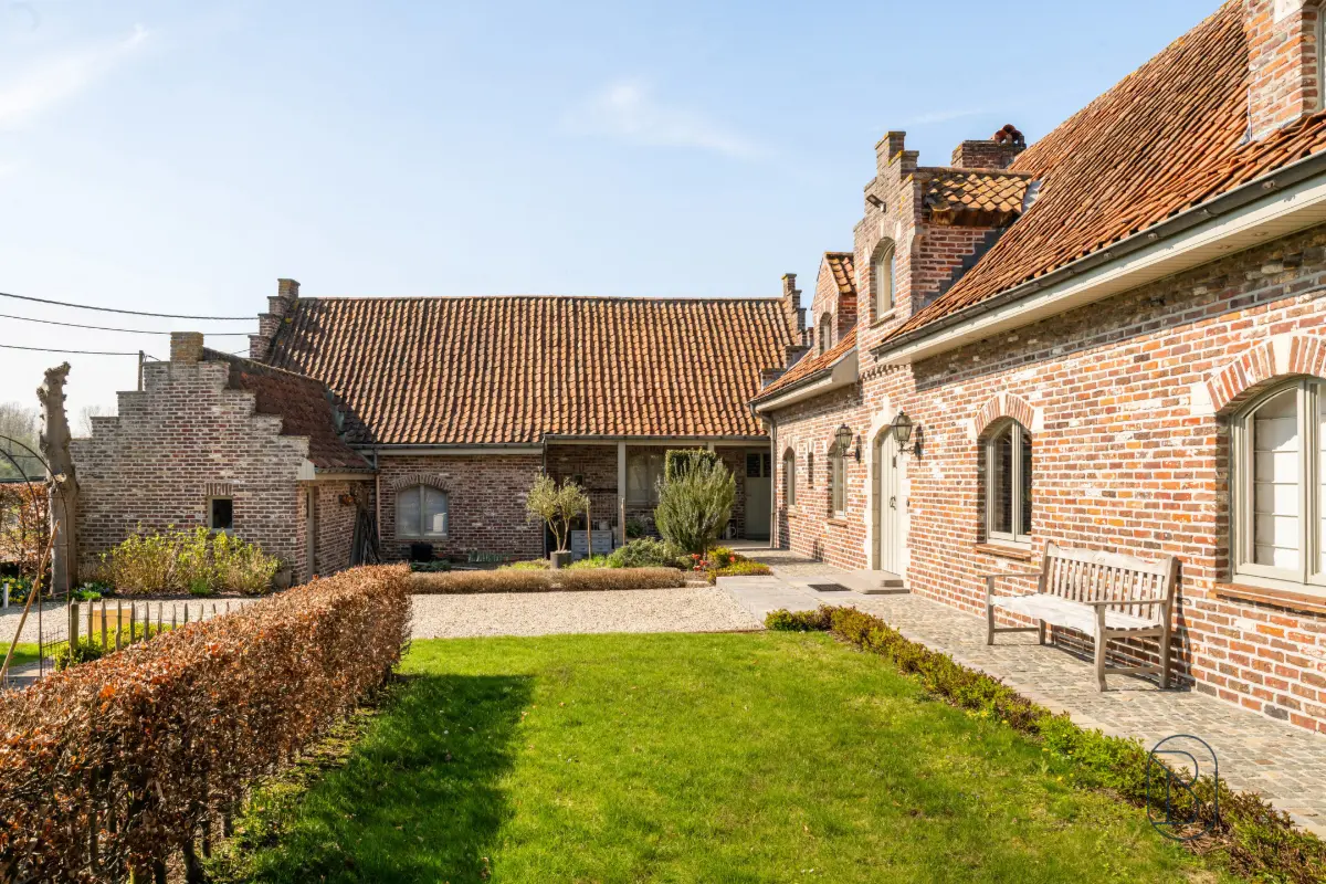 Maison à vendre à Amougies 7750 650000.00€ 4 chambres 411.00m² - annonce 748057