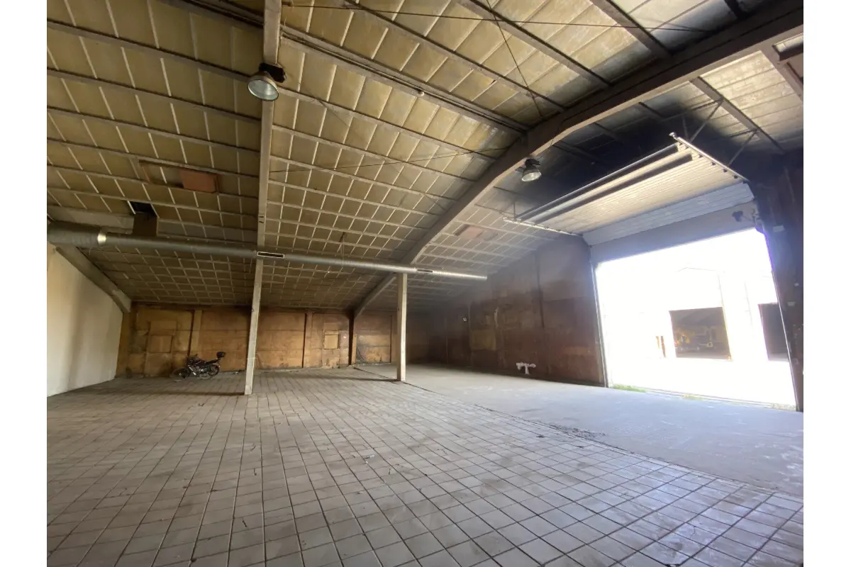 Commerce à louer à Tournai 7500 1400.00€  chambres 594.00m² - annonce 747640