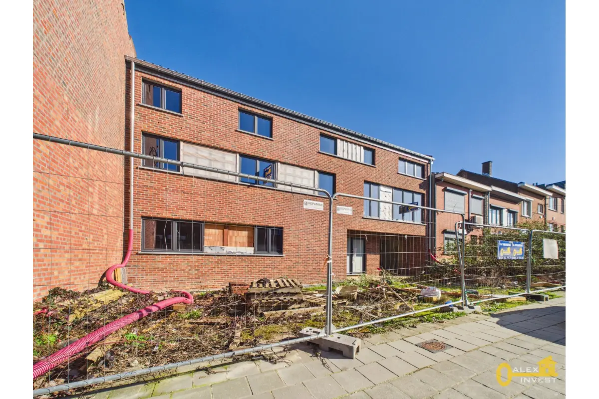 Immeuble de rapport - Immeuble à appartement à vendre à La Louvière 7100 595000.00€ 10 chambres 411.00m² - annonce 748152