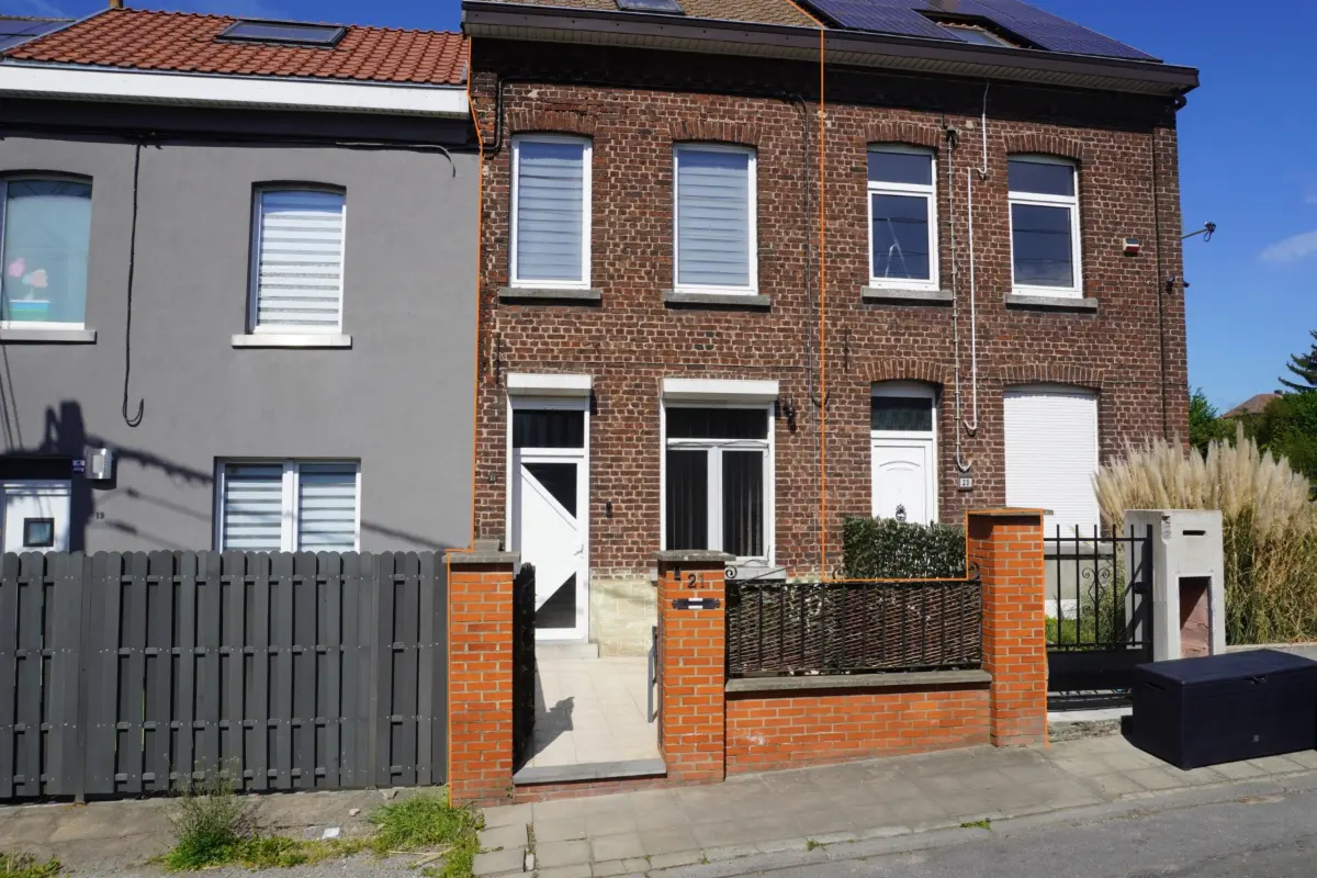 Maison à  à Roux 6044 149000.00€ 2 chambres 130.00m² - annonce 748736
