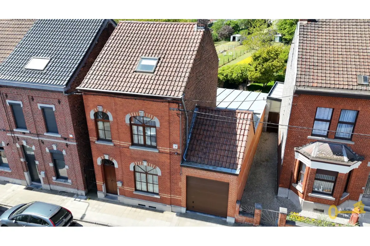Maison à vendre à Houdeng-Aimeries 7110 269000.00€ 4 chambres 208.00m² - annonce 750269